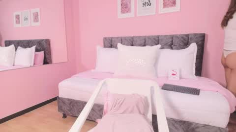 Snapshot of maddie_beauty chatting on October 2025 06:53:01 PM Maddie online show from October 2025 06:53:01 PM