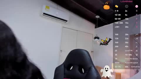 Snapshot of maddie_greyy chatting on November 2025 04:06:02 PM Maddie Grey online show from November 2025 04:06:02 PM