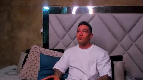 Snapshot of maddox_santana chatting on October 2025 10:33:01 PM Maddox Santana online show from October 2025 10:33:01 PM