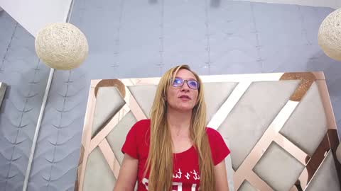 Snapshot of maddy_cartter chatting on December 2024 02:53:01 AM maddy cartter online show from December 2024 02:53:01 AM