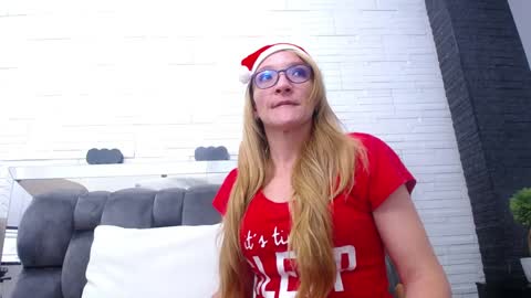 Snapshot of maddy_cartter chatting on December 2024 03:06:01 AM maddy cartter online show from December 2024 03:06:01 AM