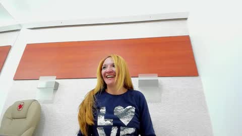 Snapshot of maddy_cartter chatting on November 2025 10:16:01 AM maddy cartter online show from November 2025 10:16:01 AM