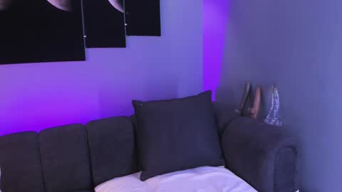 Maddy  online show from February 2025 08:04:01 PM