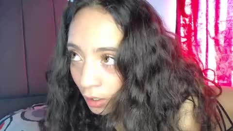 Snapshot of madelainee_buk chatting on February 2025 07:59:02 PM Buk online show from February 2025 07:59:02 PM