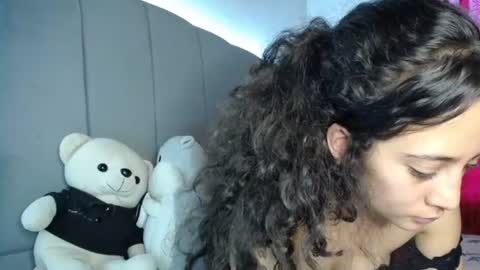 Snapshot of madelainee_buk chatting on February 2025 09:09:01 PM Buk online show from February 2025 09:09:01 PM