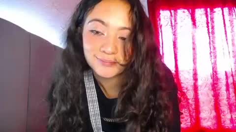 Snapshot of madelainee_buk chatting on March 2025 09:18:02 PM Buk online show from March 2025 09:18:02 PM