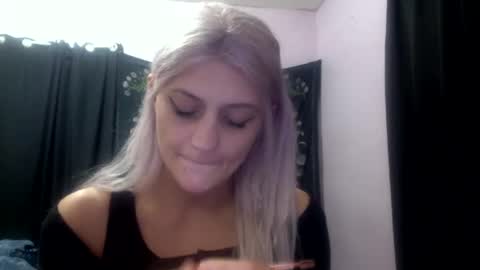 Snapshot of madelinevalentine chatting on October 2025 12:45:02 PM madeline online show from October 2025 12:45:02 PM