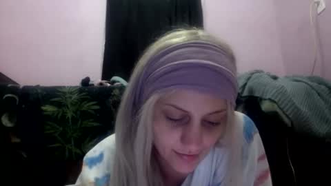 Snapshot of madelinevalentine chatting on November 2025 06:25:02 AM madeline online show from November 2025 06:25:02 AM