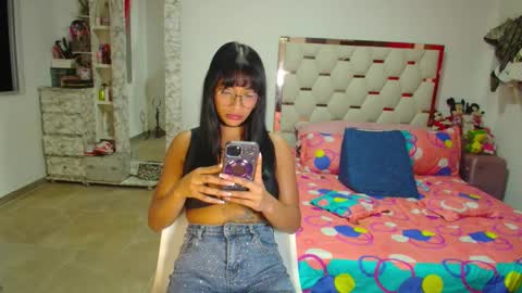 madelyn roses online show from November 2025 12:43:01 AM