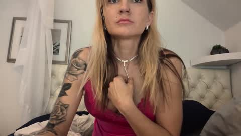 Snapshot of madie_ray chatting on October 2025 02:59:01 PM Madie Ray online show from October 2025 02:59:01 PM