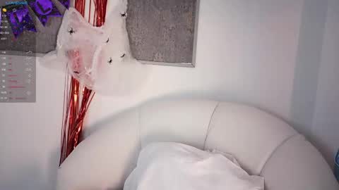 Madison Smith online show from October 2025 12:48:02 PM