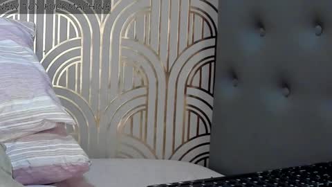 Snapshot of madison_milan chatting on December 2024 01:40:02 AM online show from December 2024 01:40:02 AM