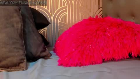 Snapshot of madison_milan chatting on January 2025 03:15:01 AM online show from January 2025 03:15:01 AM