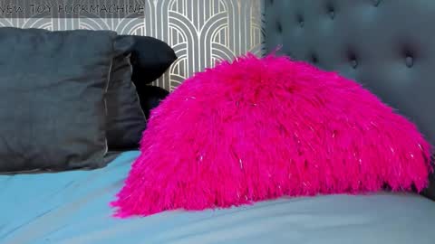 Snapshot of madison_milan chatting on January 2025 11:24:01 PM online show from January 2025 11:24:01 PM