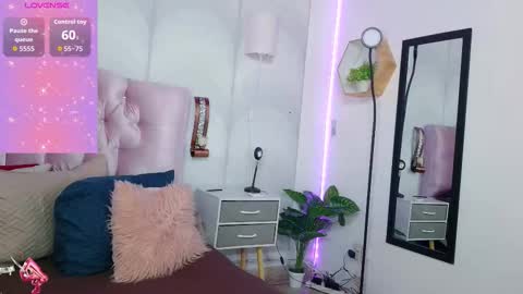 Snapshot of madison_oli chatting on November 2025 12:04:02 PM madison_oli online show from November 2025 12:04:02 PM