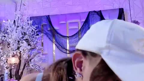 Snapshot of madisonwood12 chatting on November 2025 06:02:02 AM Madison online show from November 2025 06:02:02 AM