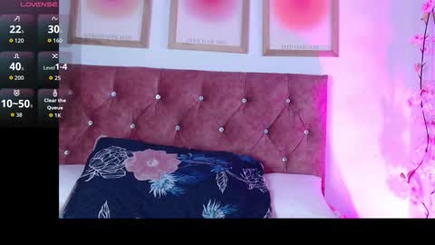 Snapshot of madissonkay chatting on November 2025 07:12:01 PM online show from November 2025 07:12:01 PM