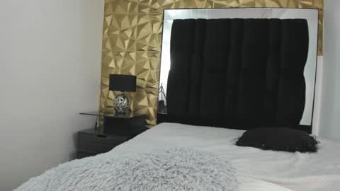 MAEE ANGELS online show from December 2024 11:00:01 PM