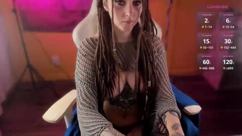 Maevee online show from October 2025 09:11:01 AM