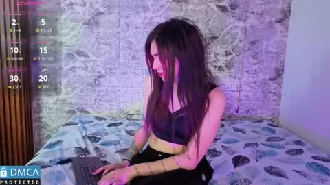 Snapshot of maevekuro chatting on October 2025 03:37:01 AM maevekuro online show from October 2025 03:37:01 AM