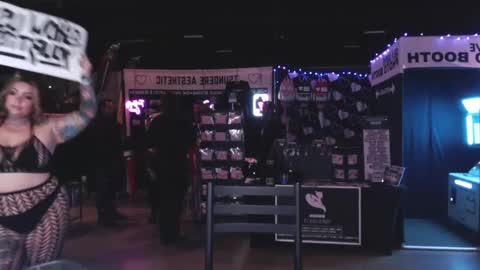 Meaves online show from October 2025 05:57:01 PM