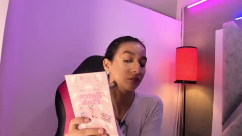 Snapshot of maggie_greene chatting on December 2025 12:31:02 PM Maggie online show from December 2025 12:31:02 PM