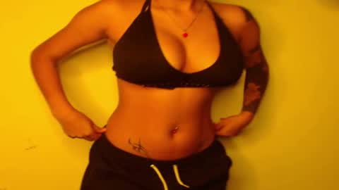 Snapshot of maggie_love77 chatting on October 2025 05:44:02 AM maggie online show from October 2025 05:44:02 AM