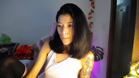 Snapshot of maggie_raver chatting on October 2025 07:11:02 PM maggie online show from October 2025 07:11:02 PM