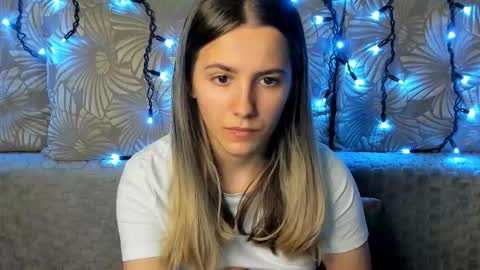 Snapshot of maggiecake chatting on October 2025 01:24:02 AM Maggie online show from October 2025 01:24:02 AM