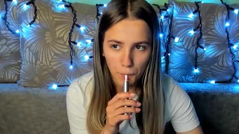 Snapshot of maggiecake chatting on October 2025 12:49:02 AM Maggie online show from October 2025 12:49:02 AM