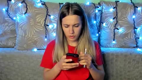 Snapshot of maggiecake chatting on October 2025 02:04:02 AM Maggie online show from October 2025 02:04:02 AM