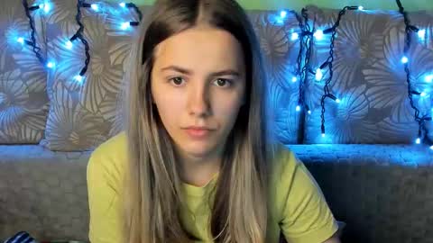 Snapshot of maggiecake chatting on November 2025 03:52:02 AM Maggie online show from November 2025 03:52:02 AM