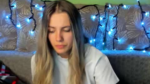 Snapshot of maggiecake chatting on November 2025 01:39:01 AM Maggie online show from November 2025 01:39:01 AM