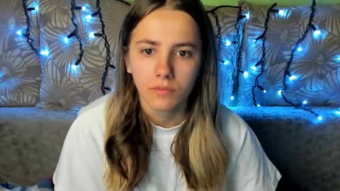 Snapshot of maggiecake chatting on November 2025 04:33:01 AM Maggie online show from November 2025 04:33:01 AM