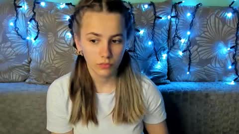 Snapshot of maggiecake chatting on December 2025 12:09:02 AM Maggie online show from December 2025 12:09:02 AM