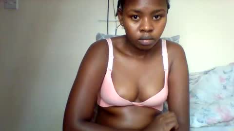 Snapshot of magic_bliss chatting on November 2025 07:59:02 PM Bliss online show from November 2025 07:59:02 PM