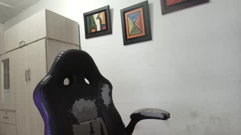 magic_milk23 online show from September 2025 03:43:01 AM