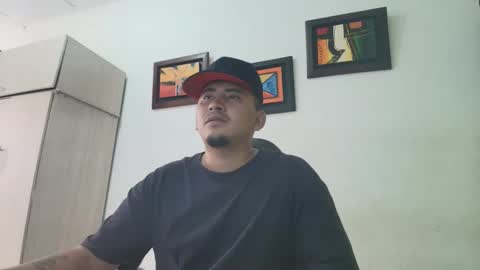 magic_milk23 online show from November 2025 06:45:01 PM