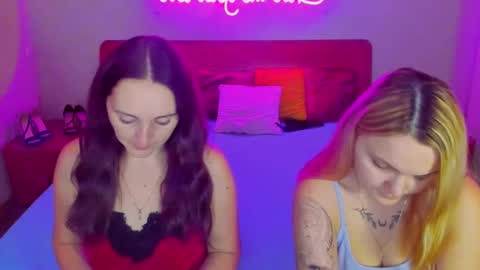 Lili and Bella online show from January 2025 07:04:01 AM