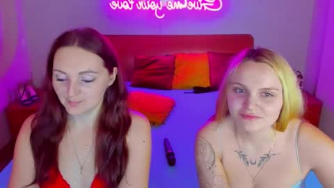 Lili and Bella online show from January 2025 07:17:01 AM