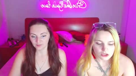Lili and Bella online show from February 2025 10:38:02 AM