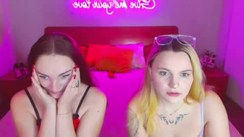 Lili and Bella online show from February 2025 07:28:02 AM