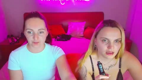 Lili and Bella online show from February 2025 10:48:02 AM