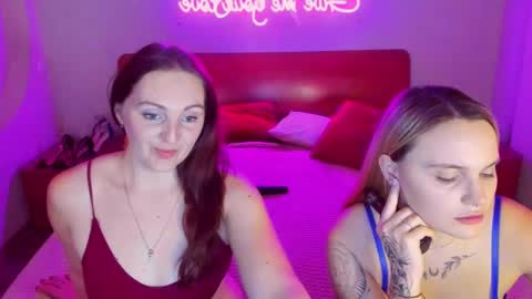 Lili and Bella online show from March 2025 04:33:02 PM