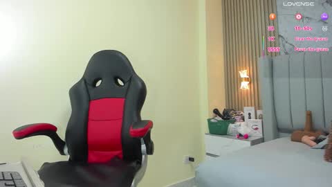 magievans1 online show from October 2025 12:41:02 PM