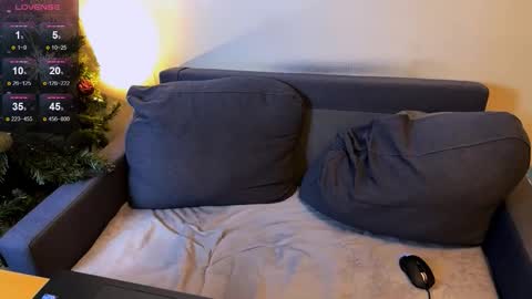 Jade online show from October 2025 08:21:02 PM