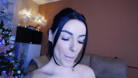 magyc_bri online show from December 2024 07:29:02 PM