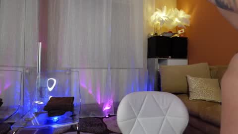 magyc_bri online show from January 2025 03:58:01 PM