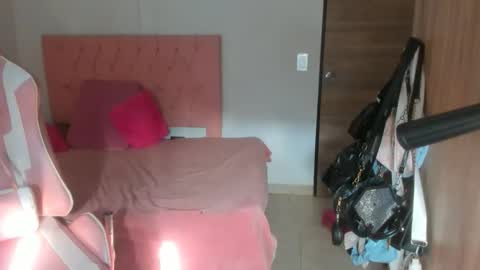 Snapshot of mahia_frizzy chatting on October 2025 08:44:02 PM mahia_frizzy online show from October 2025 08:44:02 PM