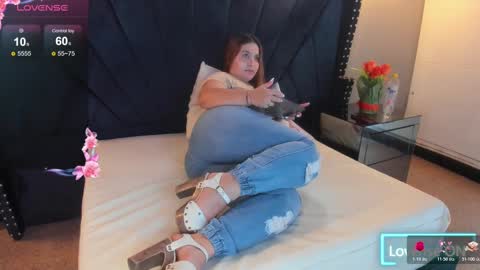 Snapshot of mahiasmith13 chatting on October 2025 01:22:02 PM MAHIA online show from October 2025 01:22:02 PM